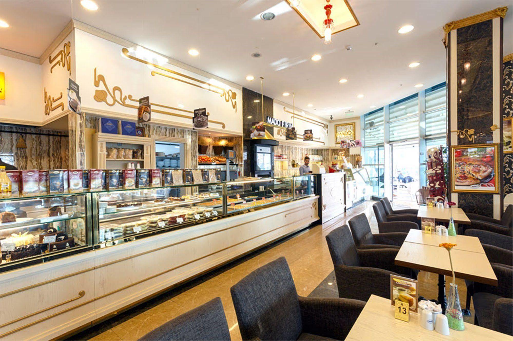 Flora Suites Atasehir Estambul Exterior foto