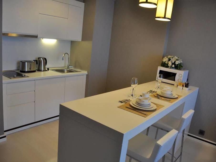 Flora Suites Atasehir Estambul Exterior foto